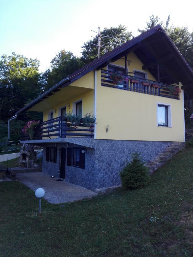 Getaway "At The Three Lights" Villa Sevnica Ngoại thất bức ảnh